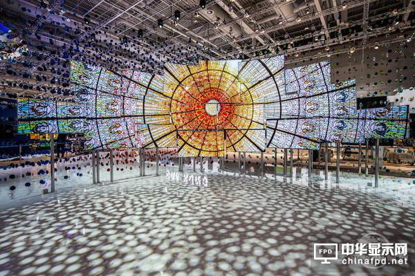 小屏玩夠了OLED，大屏要登峰造極還得看QLED